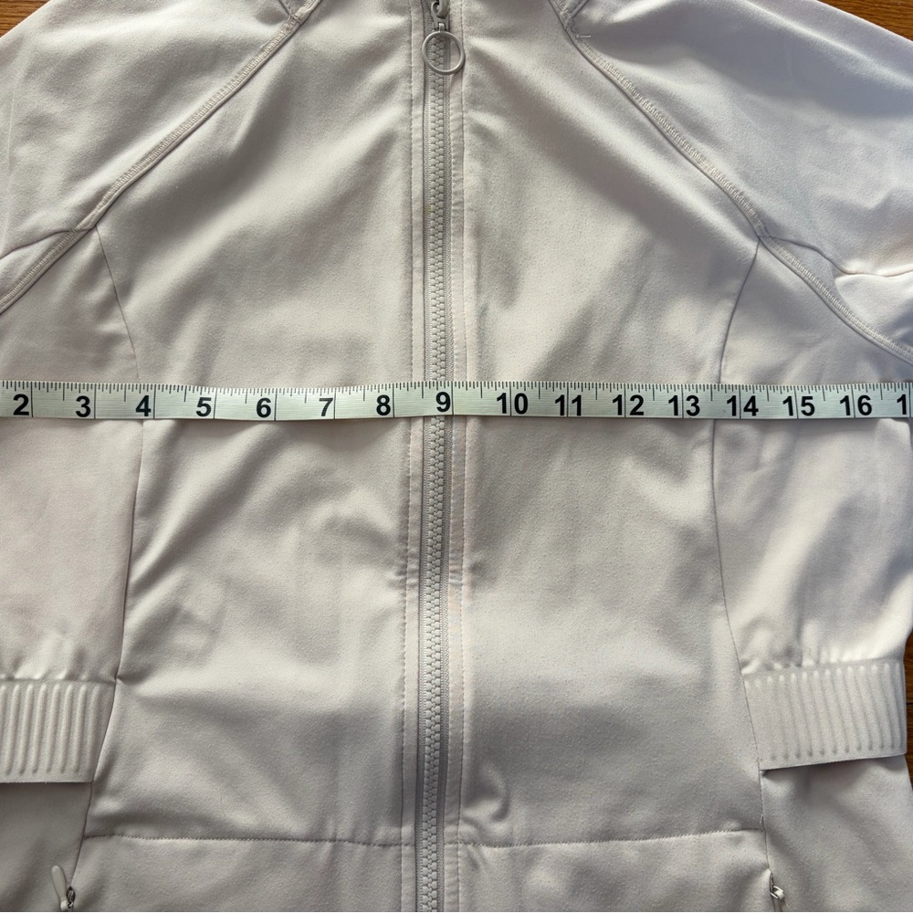Fabletics white cream workout jacket fitted size M - image 5